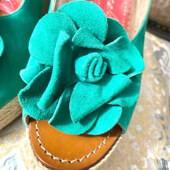 Paloma Barcelo’ Rosette Wedge Sandals - Picture 4 of 12